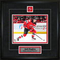 Charger l'image dans la visionneuse de la galerie, Jack Hughes Framed Pin & Plate New Jersey Devils