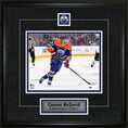 Charger l'image dans la visionneuse de la galerie, Connor McDavid Framed Pin & Plate Edmonton Oilers
