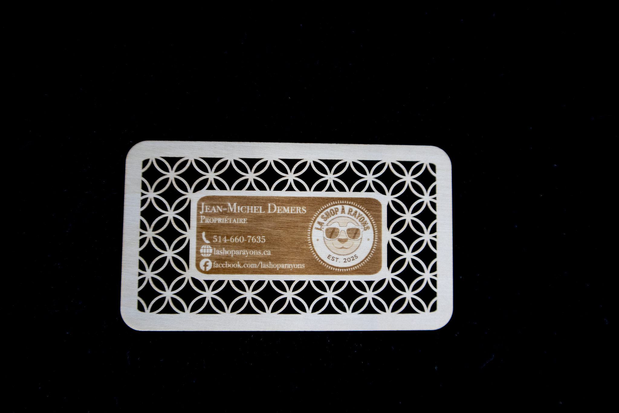 Carte d'affaire en bois